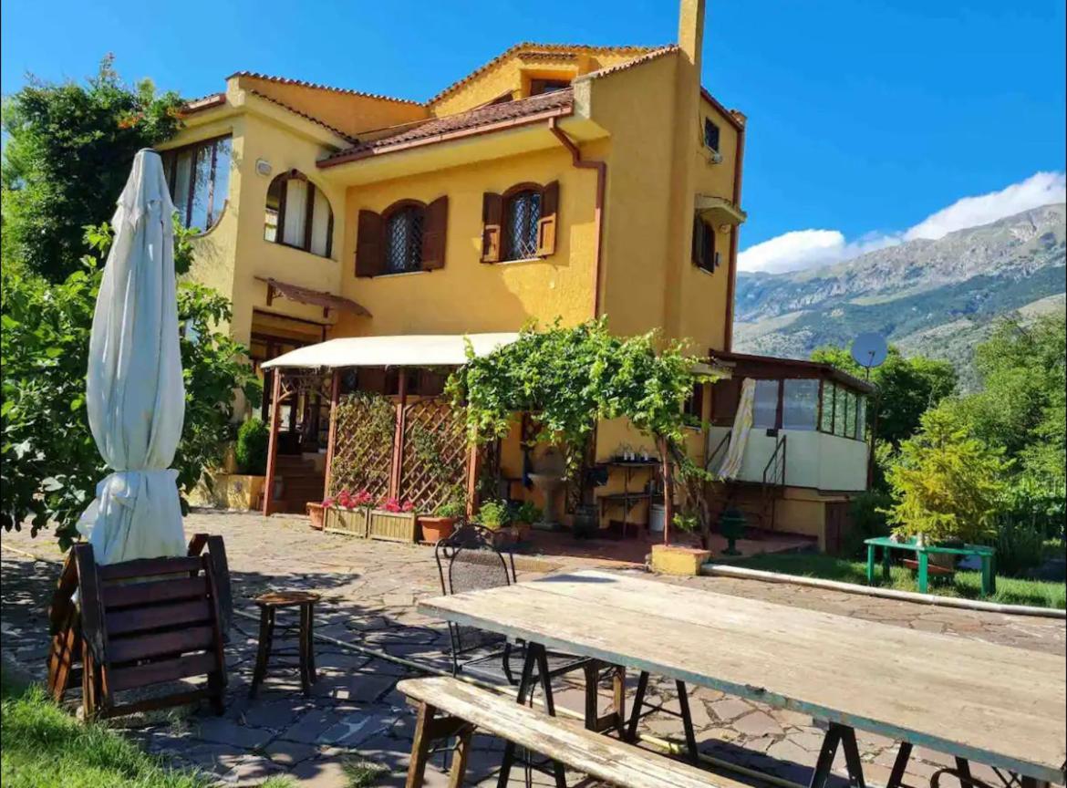 Villa Alberto Сулмона Екстериор снимка